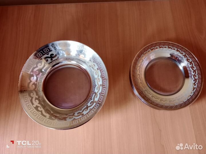 Тарелки суповые и блюдца