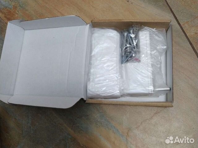 Петля для металлопластиковой двери