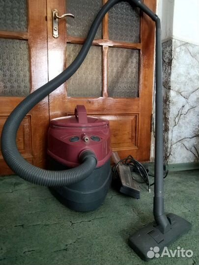 Моющий пылесос Philips