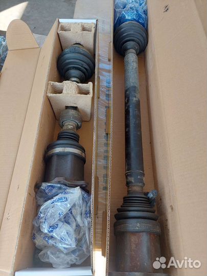 Приводной вал Volkswagen Passat