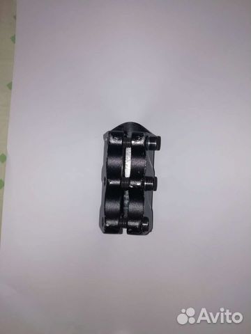 Зажим для трюкового самоката