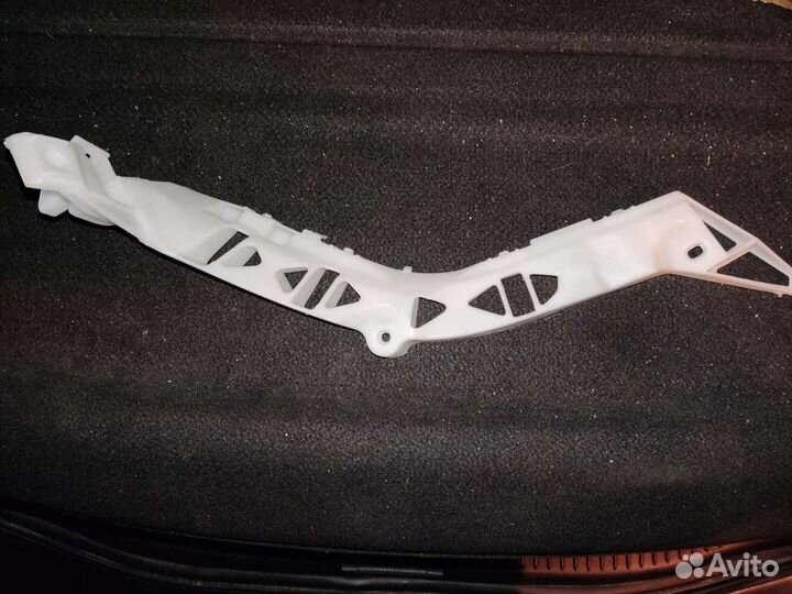 Крепление заднего бампера левое Мазда 3 BK седан