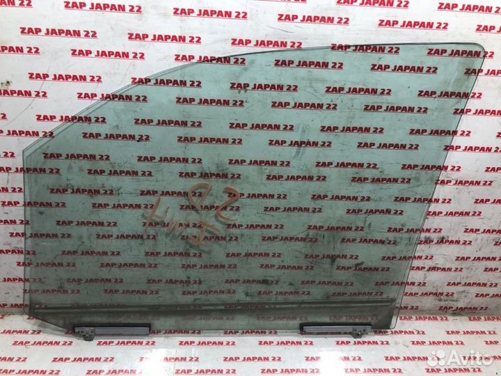 Стекло двери переднее правое Mitsubishi Delica