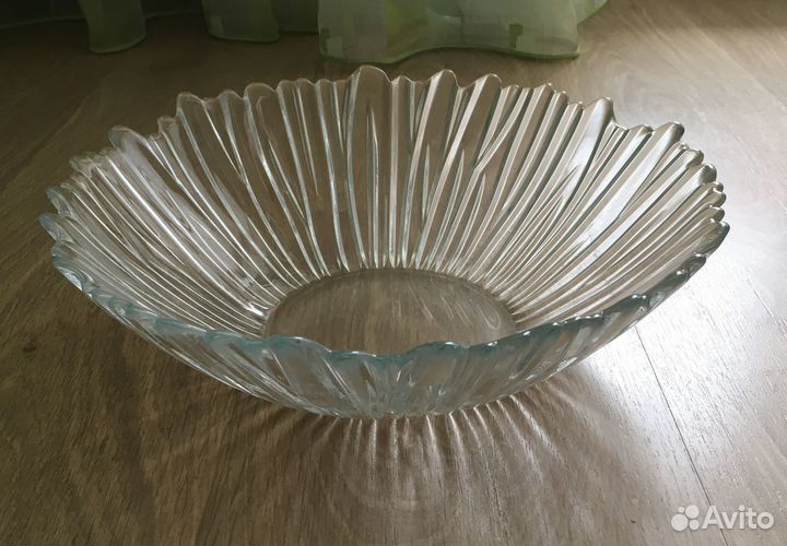 Стеклянное блюдо салатник для фруктов