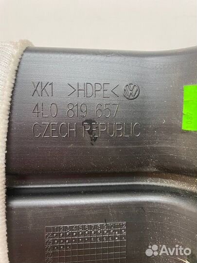 Б/У воздуховод Audi Q7 4L BAR 4.2Л. 2006