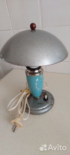 Настольная лампа