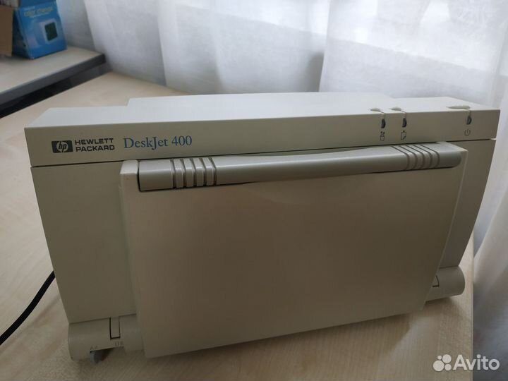 Принтер HP DeskJet 400