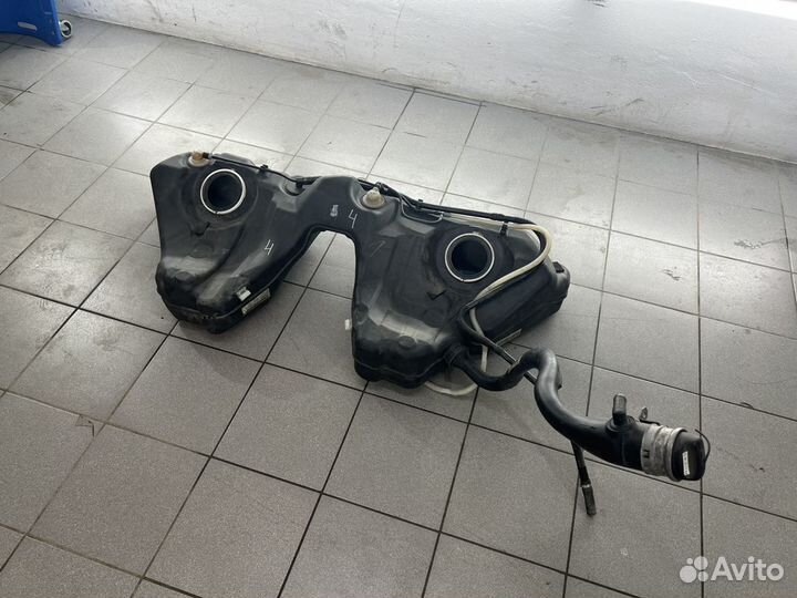Бак топливный BMW E61 бензин