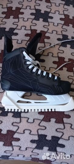 Коньки хоккейные