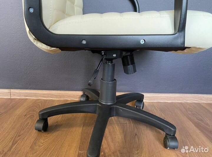 Офисное кресло. Доставка до двери
