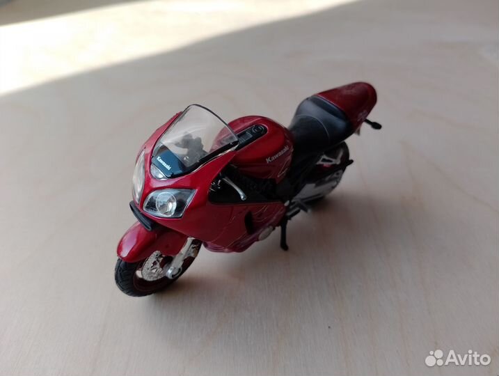 Kawasaki Ninja ZX-12R