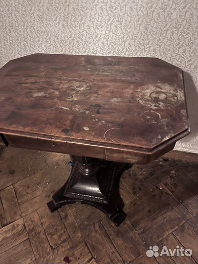 Антикварный столик