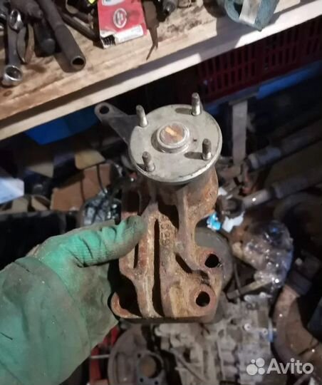 Кронштейн вискомуфты Kia Sportage 1 Спортейдж 1