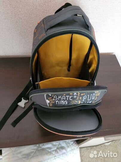 Рюкзак школьный