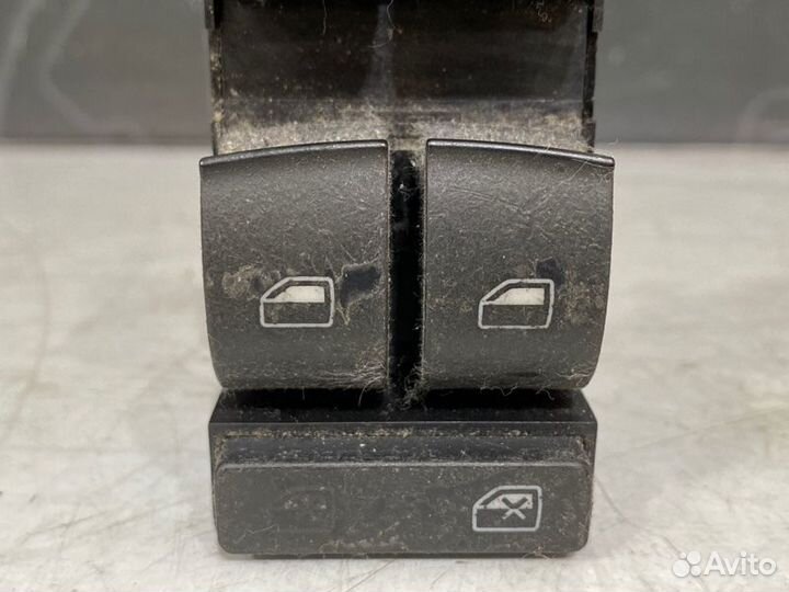 Блок кнопок Audi A4 B6 ASN 2004