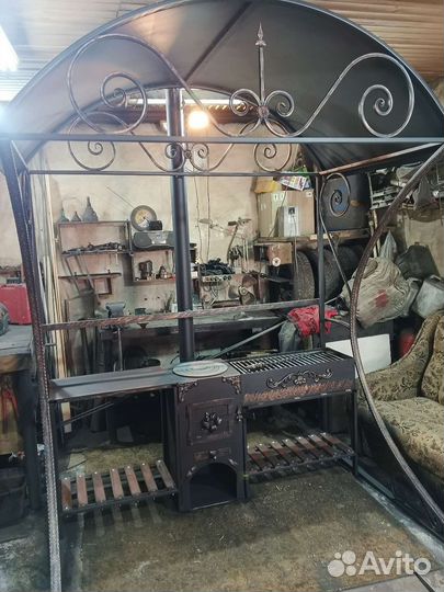 Мангал с навесом