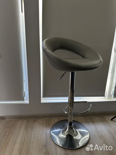 Стул для визажиста бровиста