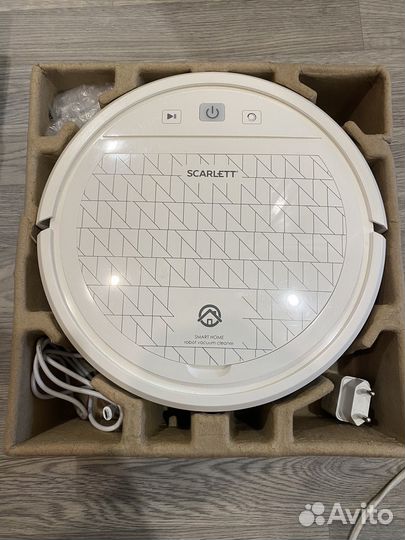Робот пылесос scarlett