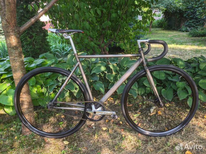 Велосипед фикс Bearbike Milan