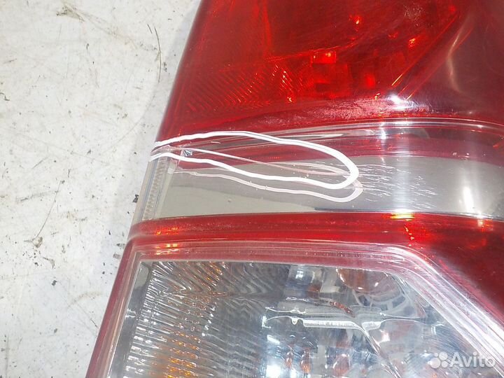 Фонарь задний правый Toyota Hilux