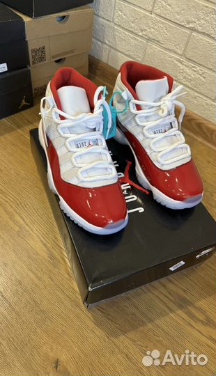 Air Jordan 11 retro red Оригинал 8 US (41 rus)