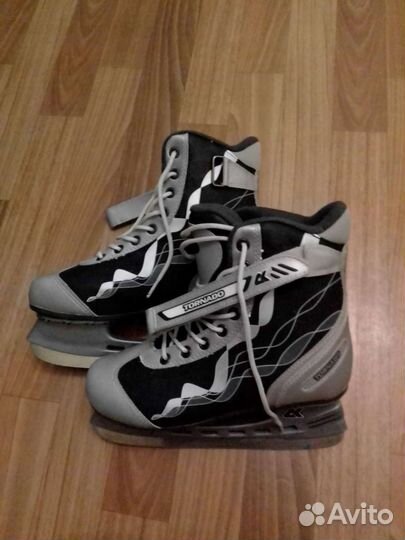 Коньки хоккейные
