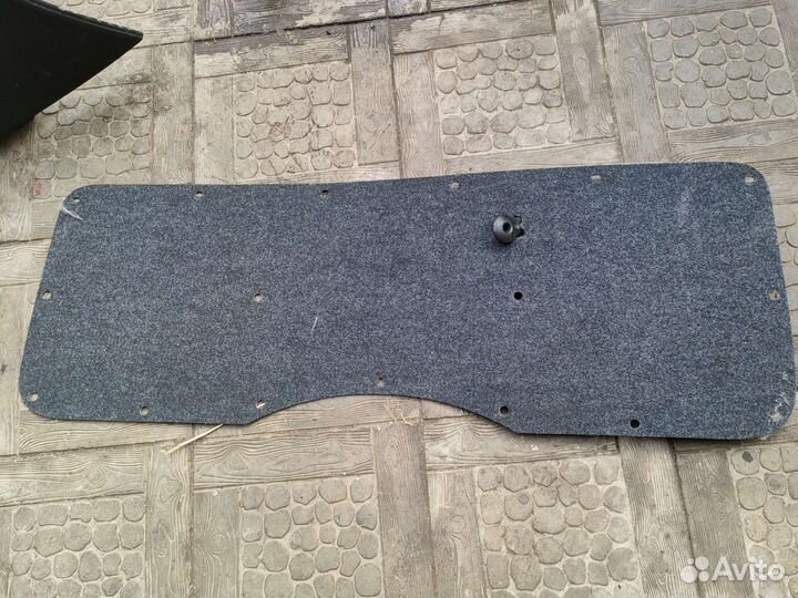 Шкода Фабия 2 накладка крышки багажника