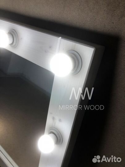 Зеркало с подсветкой настольное