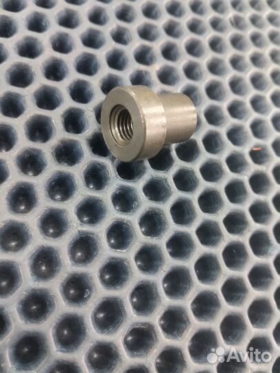 Yamaha FZR750 гайка гбц