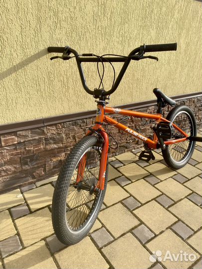 Трюковой велосипед BMX