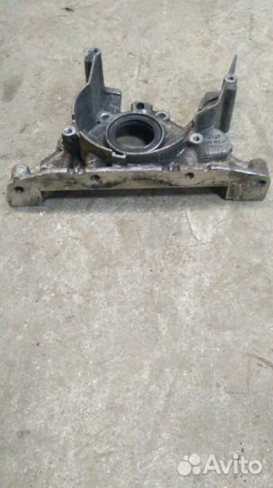 Крышка двигателя Volkswagen Sharan 1.9TDI