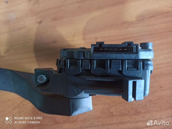Педаль газа audi A4 A6 Skoda Superb VW Passat
