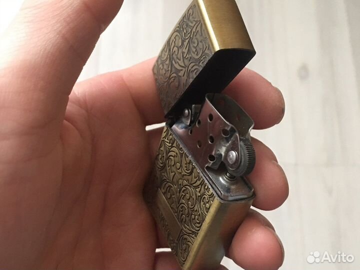 Зажигалка бензиновая