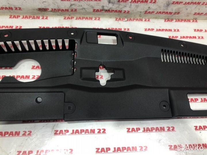 Накладка замка капота Mitsubishi Outlander GF