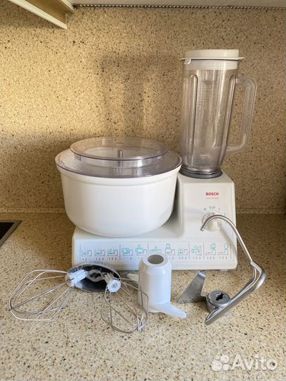 Кухонный комбайн Bosch universal MUM 6612/03