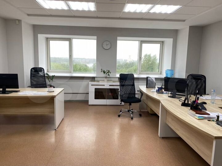 Офисное помещение, 673 м²