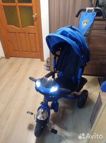 Велосипед трёхколёсный с ручкой