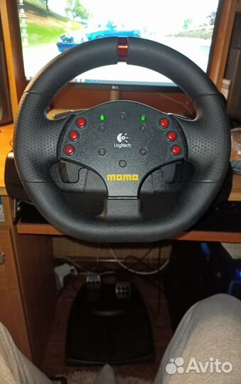 Logitech momo Racing