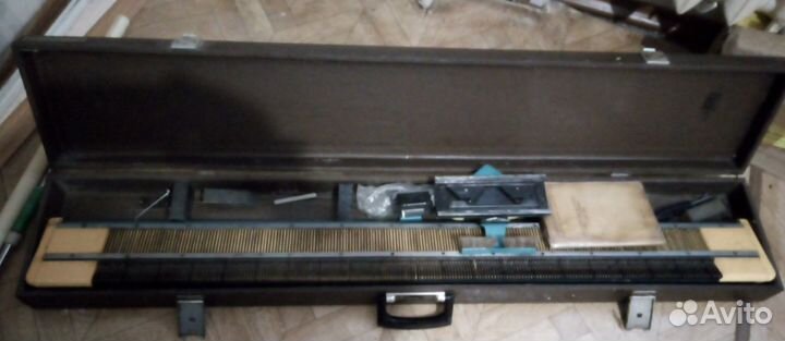 Вязальнвя машина