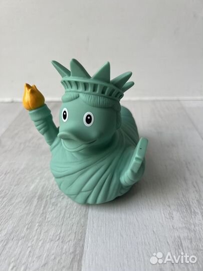 Уточка для ванны