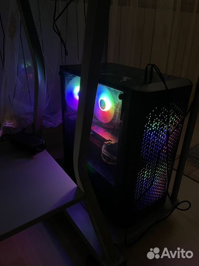 Игровой компьютер с монитором