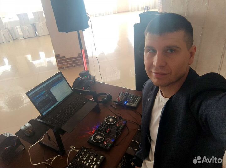 Dj со своим оборудованием на ваше мероприятие