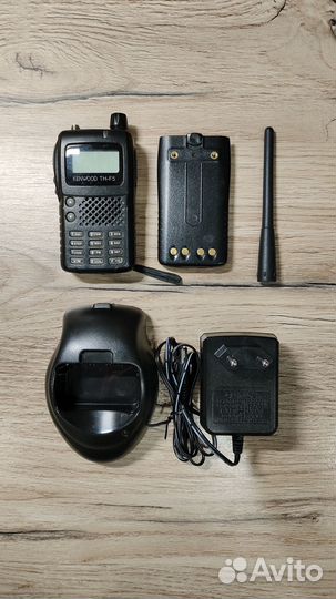 Рация Kenwood TH-F5 с тангентой