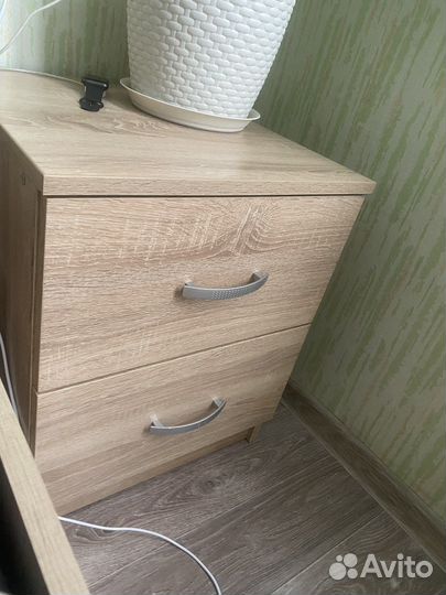 Тумба прикроватная