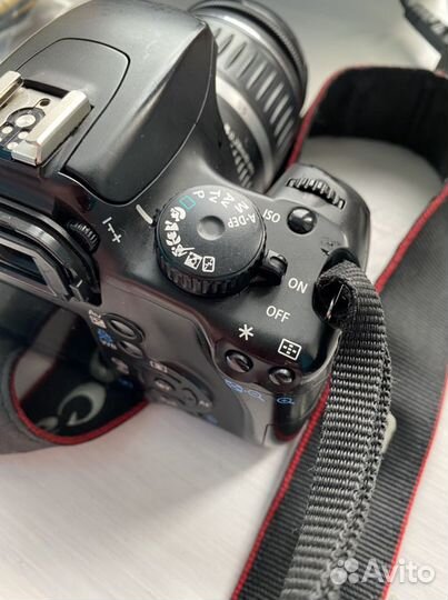 Зеркальный фотоаппарат Canon EOS 1000D