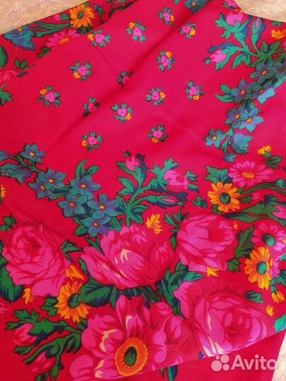 Платок с цветами