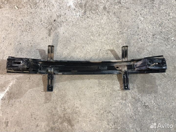 Усилитель бампера Hyundai Solaris