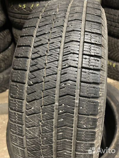 Bridgestone Blizzak Ice 215/60 R17
