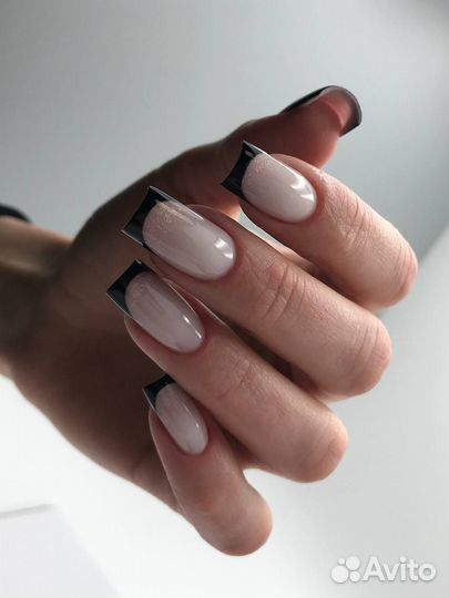 Маникюр и педикюр