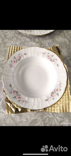 Столовый сервиз Бернадотт, Бледные розы, платина